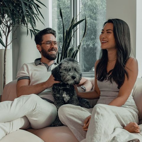 couple-with-dog